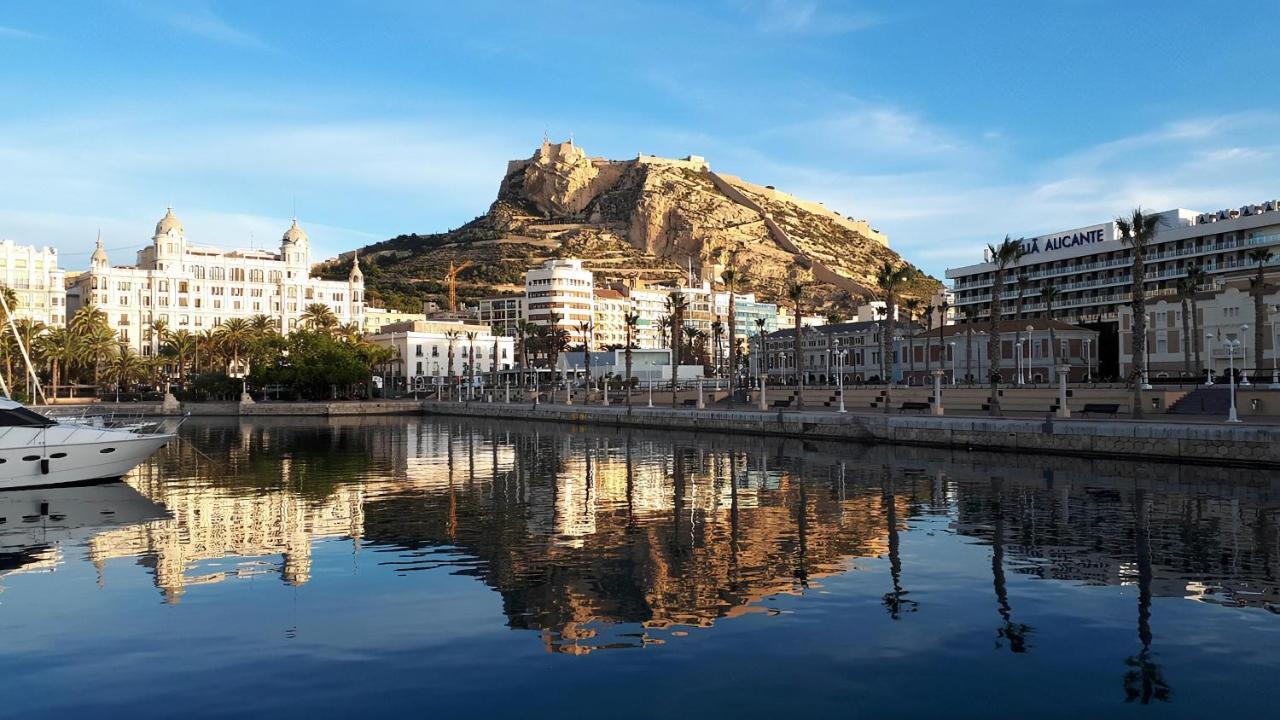 Town Hall Suite Alicante Bagian luar foto